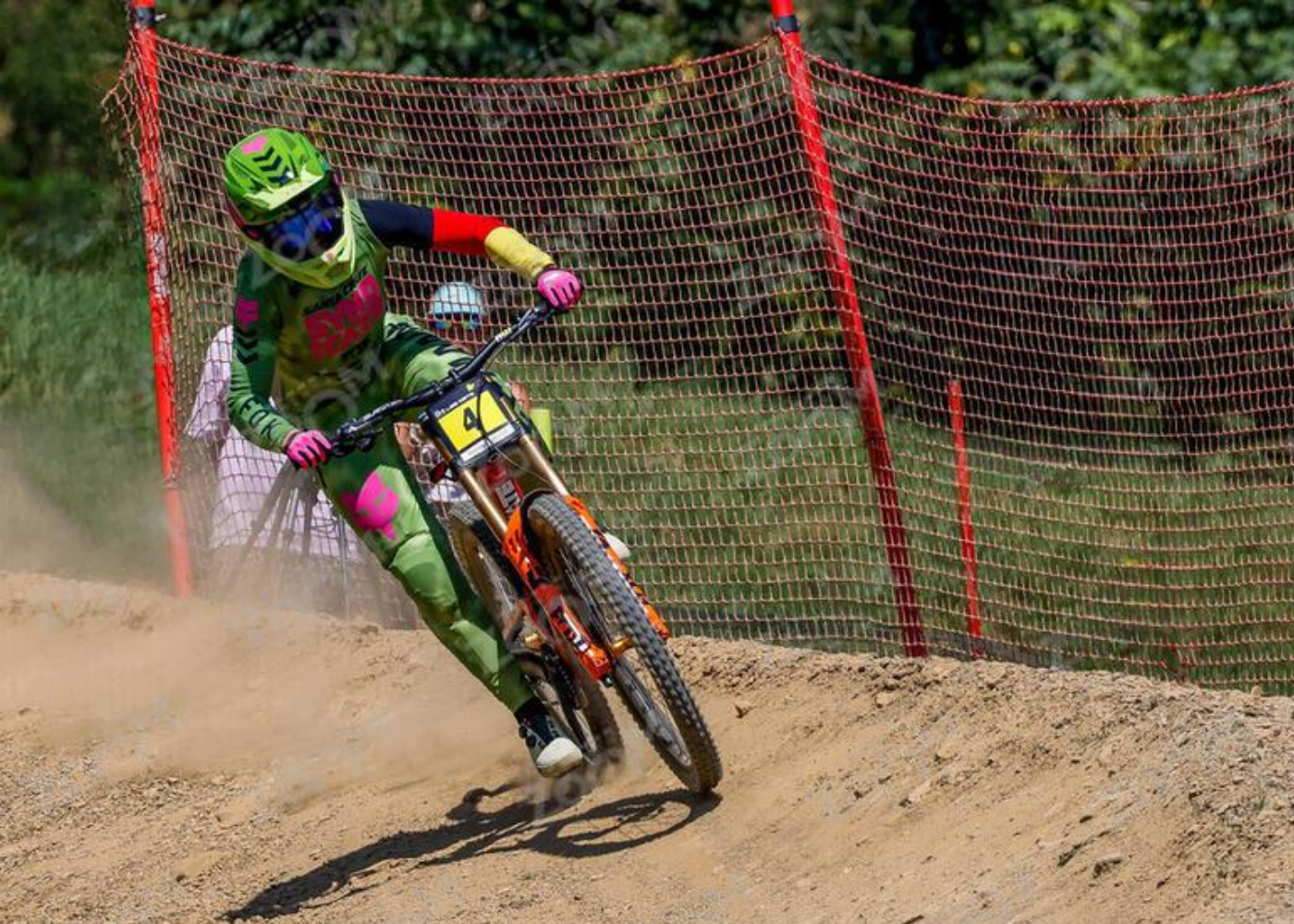 agence-zoom-vtt-terrain